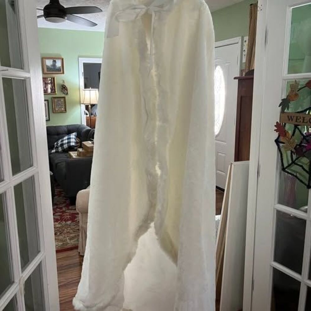 White Faux Fur Hooded Bridal Cape
